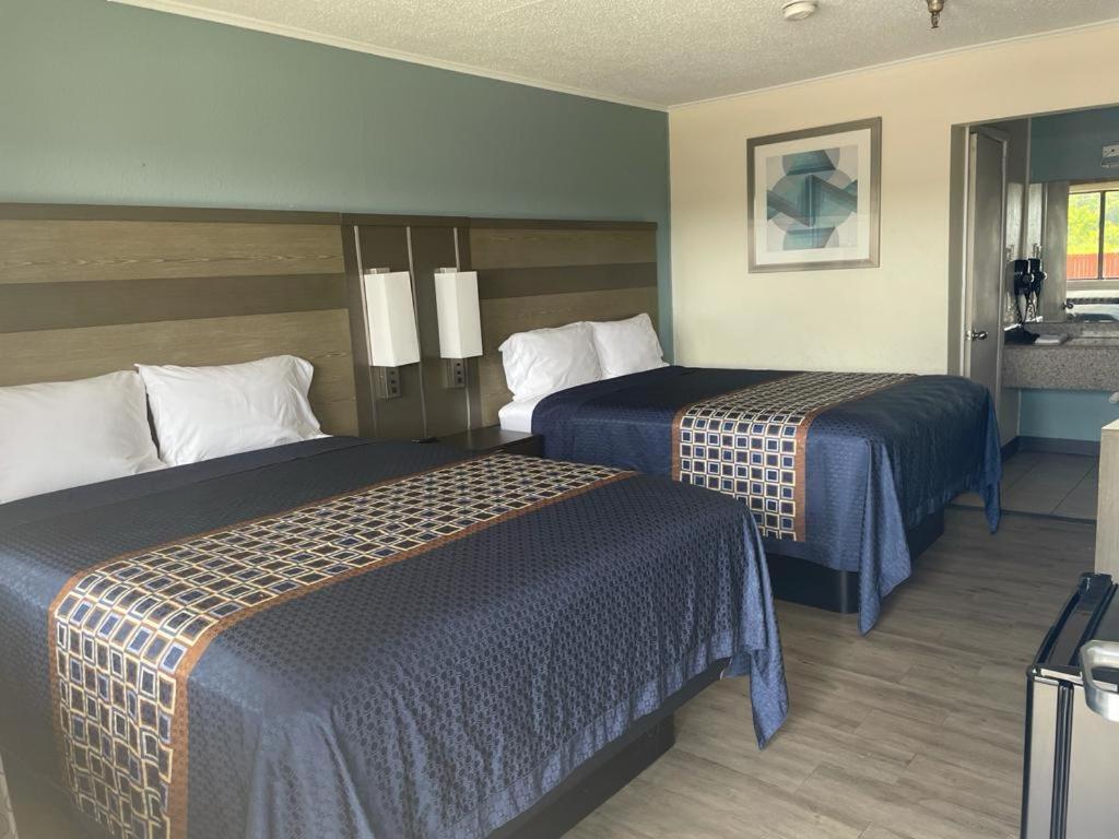 Executive Inn & Suites Beaumont Buitenkant foto