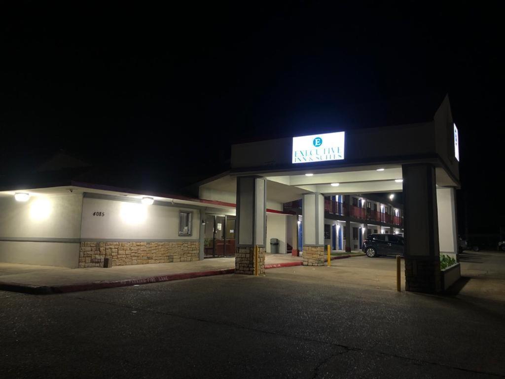 Executive Inn & Suites Beaumont Buitenkant foto