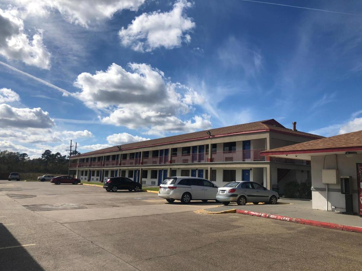 Executive Inn & Suites Beaumont Buitenkant foto